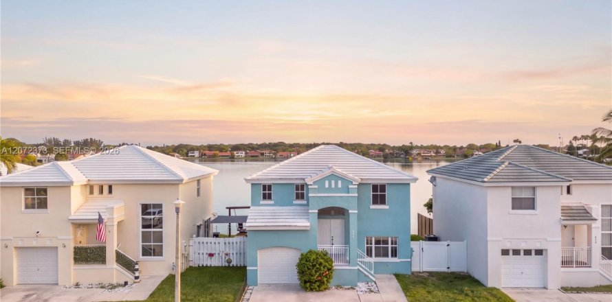 Casa en Margate, Florida 3 dormitorios, 139.35 m2 № 2305485