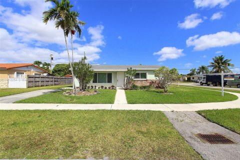 Villa ou maison à louer à Miami, Floride: 2 chambres, 91.88 m2 № 1968258 - photo 22
