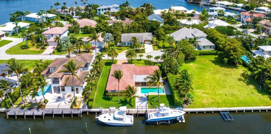 House in Ocean Ridge, Florida 4 bedrooms, 226.87 sq.m. № 1162924