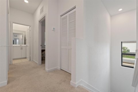 House in Homestead, Florida 5 bedrooms, 245.26 sq.m. № 2081994 - photo 26