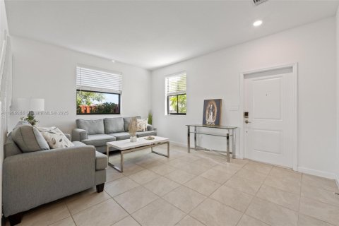 House in Homestead, Florida 5 bedrooms, 245.26 sq.m. № 2081994 - photo 6