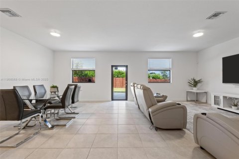 House in Homestead, Florida 5 bedrooms, 245.26 sq.m. № 2081994 - photo 13
