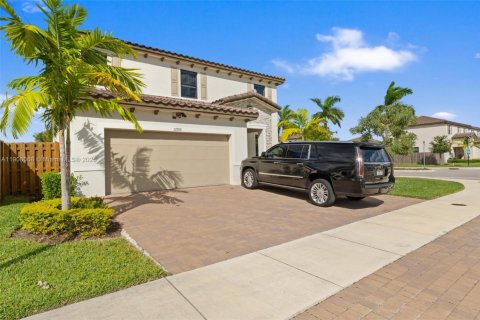 House in Homestead, Florida 5 bedrooms, 245.26 sq.m. № 2081994 - photo 2