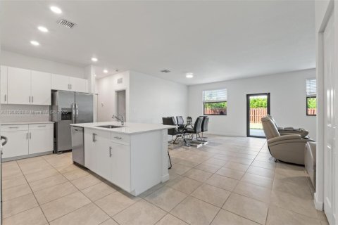 House in Homestead, Florida 5 bedrooms, 245.26 sq.m. № 2081994 - photo 8