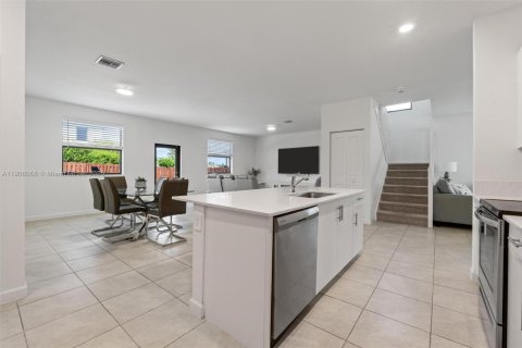 House in Homestead, Florida 5 bedrooms, 245.26 sq.m. № 2081994 - photo 12