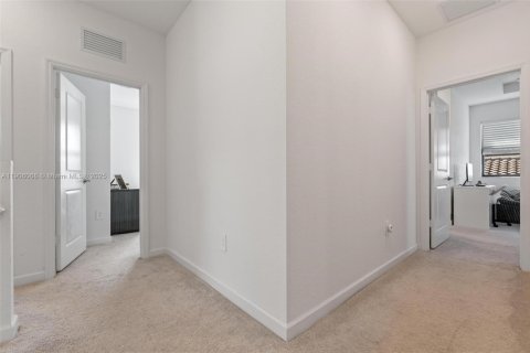 House in Homestead, Florida 5 bedrooms, 245.26 sq.m. № 2081994 - photo 27