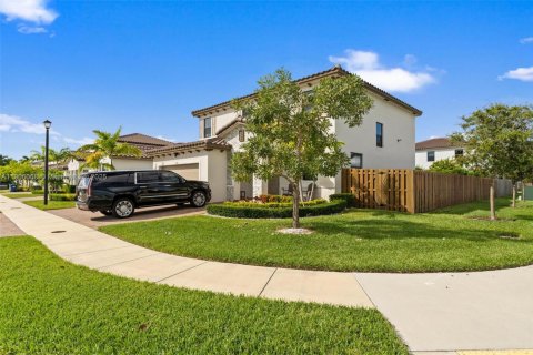 House in Homestead, Florida 5 bedrooms, 245.26 sq.m. № 2081994 - photo 3