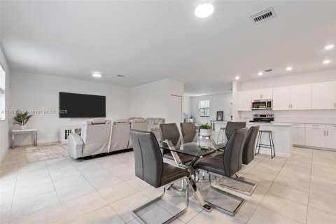 House in Homestead, Florida 5 bedrooms, 245.26 sq.m. № 2081994 - photo 14