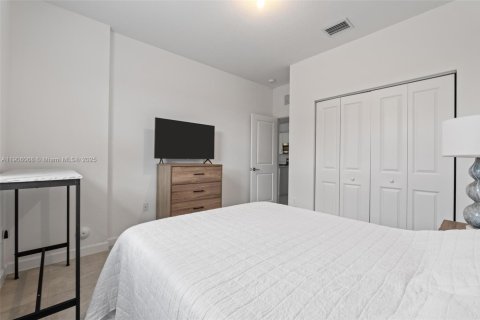 House in Homestead, Florida 5 bedrooms, 245.26 sq.m. № 2081994 - photo 19