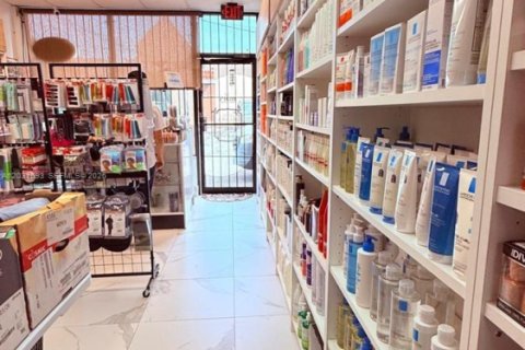 Propiedad comercial en Miami, Florida № 2158314