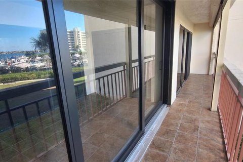 Condo in South Pasadena, Florida, 2 bedrooms  № 2430398 - photo 20