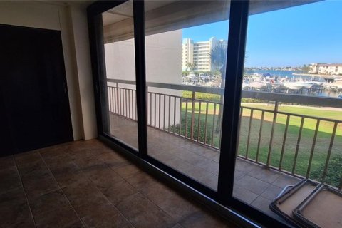 Condo in South Pasadena, Florida, 2 bedrooms  № 2430398 - photo 21