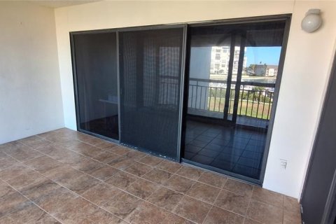 Condo in South Pasadena, Florida, 2 bedrooms  № 2430398 - photo 19