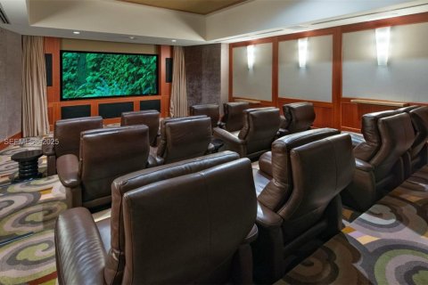 Copropriété à vendre à Bal Harbour, Floride: 3 chambres, 289.86 m2 № 1994215 - photo 23