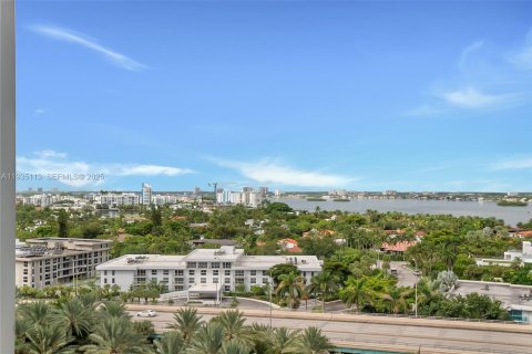 Copropriété à vendre à Bal Harbour, Floride: 3 chambres, 289.86 m2 № 1994215 - photo 13