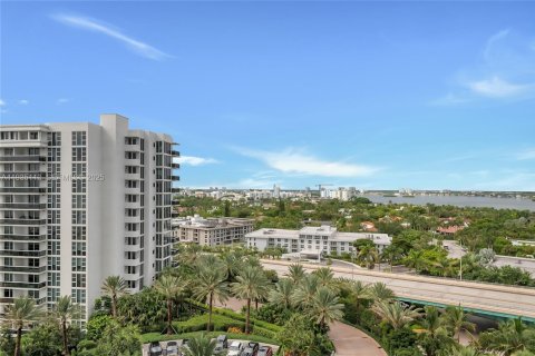 Copropriété à vendre à Bal Harbour, Floride: 3 chambres, 289.86 m2 № 1994215 - photo 12