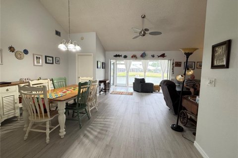 Villa ou maison à louer à Sarasota, Floride: 2 chambres, 128.39 m2 № 2104996 - photo 4