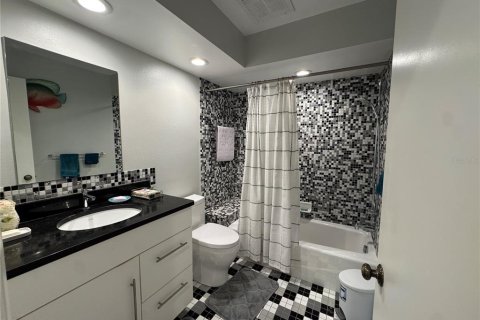 Villa ou maison à louer à Sarasota, Floride: 2 chambres, 128.39 m2 № 2104996 - photo 15