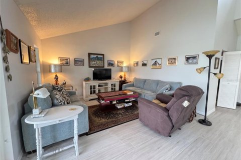 Villa ou maison à louer à Sarasota, Floride: 2 chambres, 128.39 m2 № 2104996 - photo 5