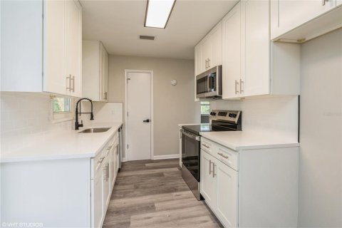House in Port Charlotte, Florida 2 bedrooms, 81.2 sq.m. № 1521486 - photo 5
