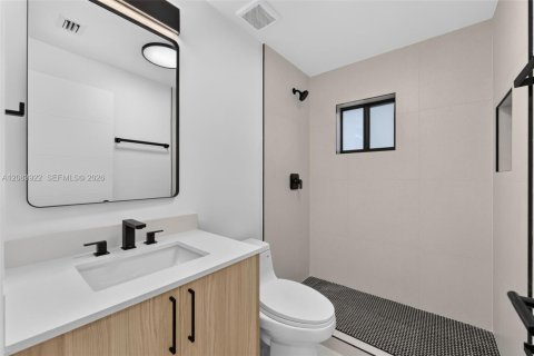 Commercial property in Miami, Florida № 2402464 - photo 13
