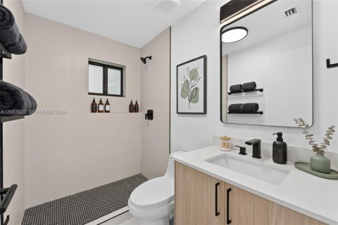 Commercial property in Miami, Florida № 2402464 - photo 24