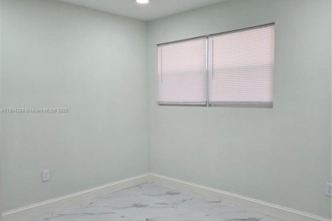 Купить виллу или дом в Майами, Флорида 1 комната, 122.82м2, № 1954884 - фото 10