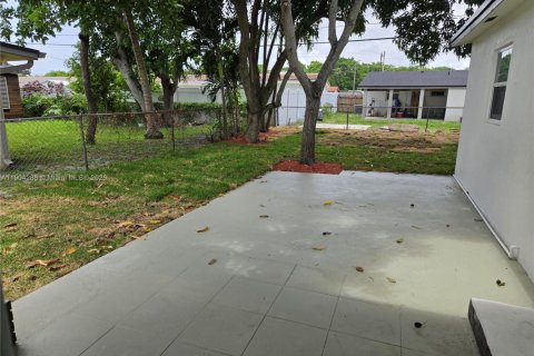 Купить виллу или дом в Майами, Флорида 1 комната, 122.82м2, № 1954884 - фото 4