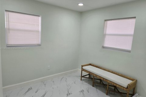 Купить виллу или дом в Майами, Флорида 1 комната, 122.82м2, № 1954884 - фото 11