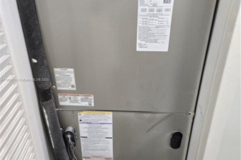 Купить виллу или дом в Майами, Флорида 1 комната, 122.82м2, № 1954884 - фото 12