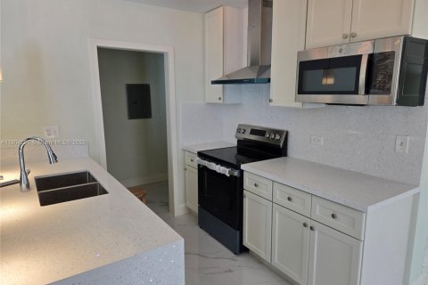 Купить виллу или дом в Майами, Флорида 1 комната, 122.82м2, № 1954884 - фото 5