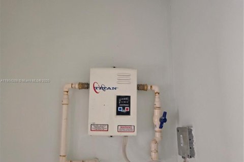 Купить виллу или дом в Майами, Флорида 1 комната, 122.82м2, № 1954884 - фото 14