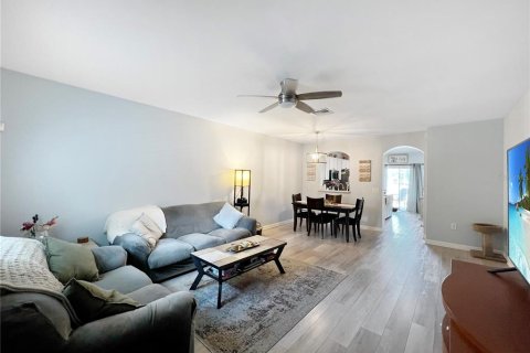 Townhouse in Spring Hill, Florida 2 bedrooms, 114.27 sq.m. № 2112260 - photo 5