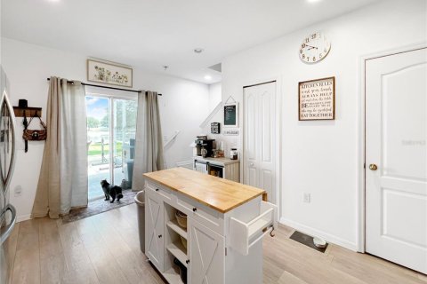 Townhouse in Spring Hill, Florida 2 bedrooms, 114.27 sq.m. № 2112260 - photo 12