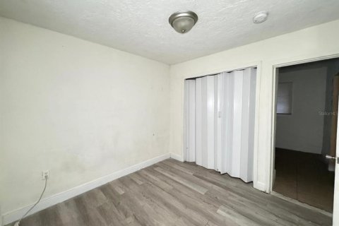 House in Orlando, Florida 6 bedrooms, 278.71 sq.m. № 2224366 - photo 17