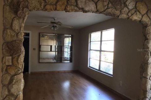 House in Orlando, Florida 6 bedrooms, 278.71 sq.m. № 2224366 - photo 4