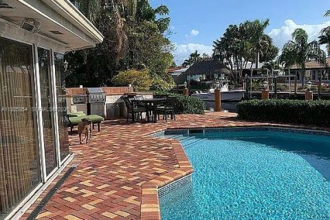 Casa en venta en Pompano Beach, Florida, 2 dormitorios, 164.44 m2 № 1985750 - foto 2