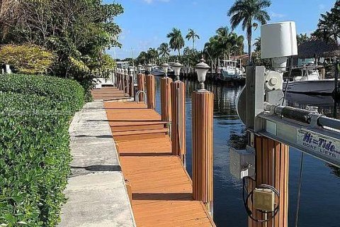 Casa en venta en Pompano Beach, Florida, 2 dormitorios, 164.44 m2 № 1985750 - foto 3