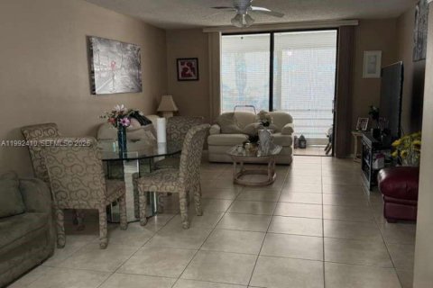 Copropriété à louer à North Lauderdale, Floride: 1 chambre, 75.25 m2 № 2062435 - photo 6