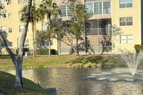 Copropriété à louer à North Lauderdale, Floride: 1 chambre, 75.25 m2 № 2062435 - photo 13