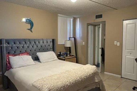 Copropriété à louer à North Lauderdale, Floride: 1 chambre, 75.25 m2 № 2062435 - photo 2