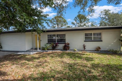 Casa en alquiler en Clearwater, Florida, 3 dormitorios, 134.52 m2 № 1900081 - foto 1