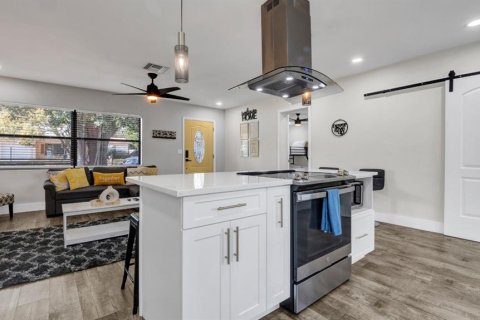 Casa en alquiler en Clearwater, Florida, 3 dormitorios, 134.52 m2 № 1900081 - foto 2