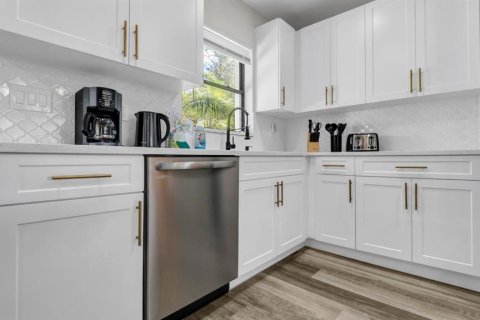 Casa en alquiler en Clearwater, Florida, 3 dormitorios, 134.52 m2 № 1900081 - foto 9