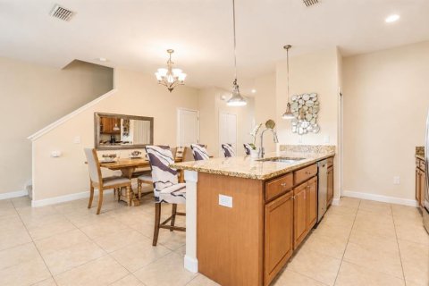 Townhouse in STOREY LAKE in Kissimmee, Florida 5 bedrooms, 197.7 sq.m. № 2196293 - photo 6