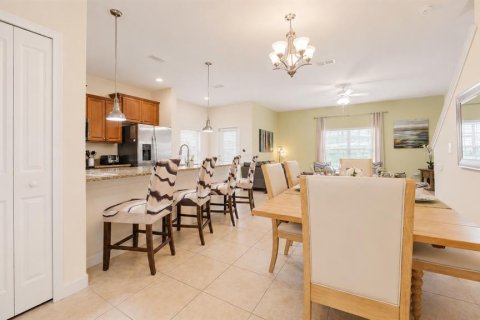 Townhouse in STOREY LAKE in Kissimmee, Florida 5 bedrooms, 197.7 sq.m. № 2196293 - photo 5