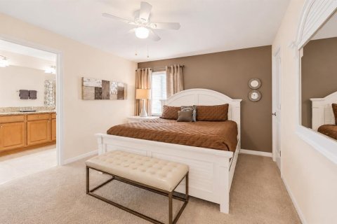 Townhouse in STOREY LAKE in Kissimmee, Florida 5 bedrooms, 197.7 sq.m. № 2196293 - photo 16