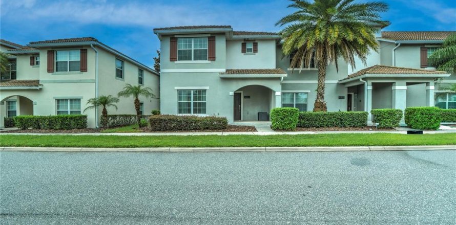 Townhouse in STOREY LAKE in Kissimmee, Florida 5 bedrooms, 197.7 sq.m. № 2196293