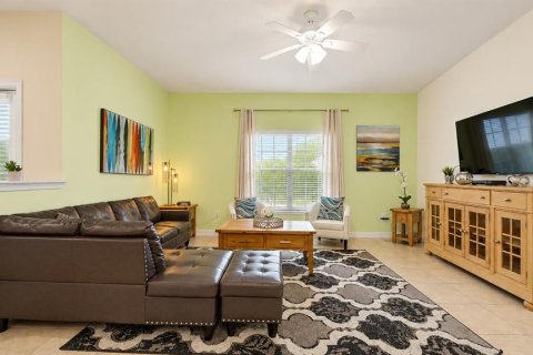 Townhouse in STOREY LAKE in Kissimmee, Florida 5 bedrooms, 197.7 sq.m. № 2196293 - photo 9