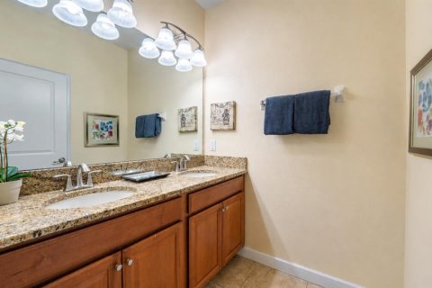 Townhouse in STOREY LAKE in Kissimmee, Florida 5 bedrooms, 197.7 sq.m. № 2196293 - photo 11